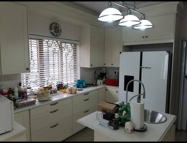 4 BEDROOM HOUSE FOR SALE IN MALVERN EAST EXT